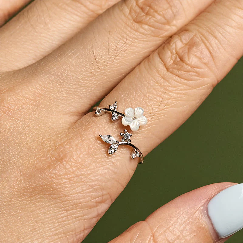 Anello di benedizione regolabile con motivo floreale bianco in argento sterling 925 Buddha Stones - Image 15