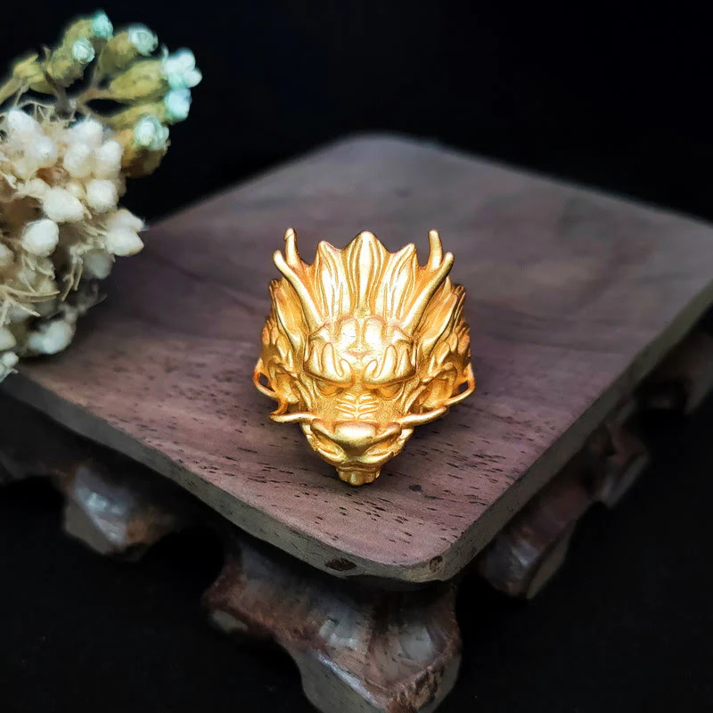 Anello di protezione della fortuna del drago dorato Buddha Stones
