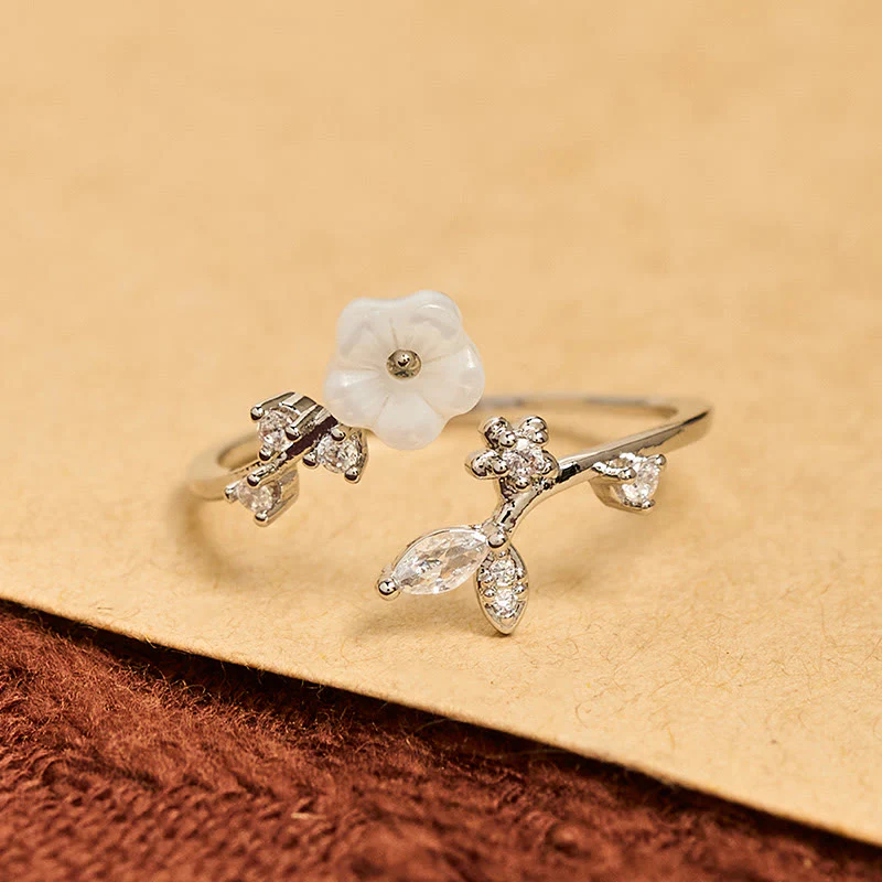 Anello di rame curativo regolabile con motivo a fiori bianchi Buddha Stones - Image 14
