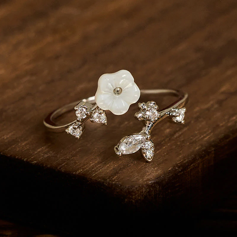 Anello di rame curativo regolabile con motivo a fiori bianchi Buddha Stones - Image 15