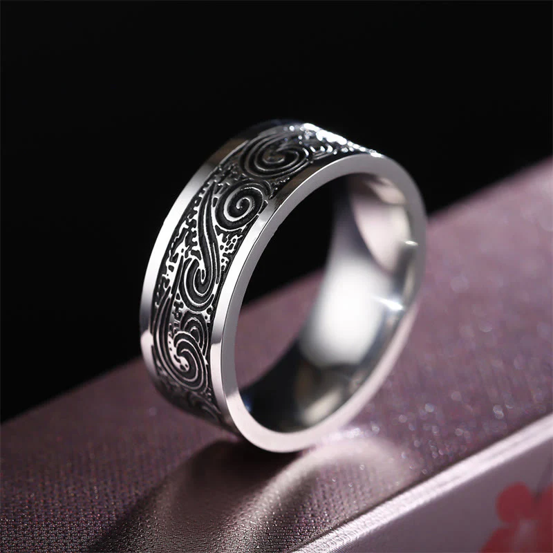 Anello in acciaio al titanio con motivo inciso a onde vintage e nuvole di buon auspicio - Image 3