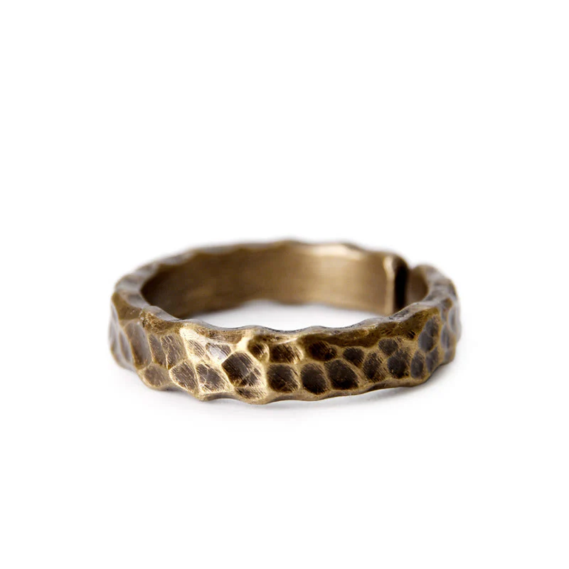 Anello portafortuna in ottone e rame con motivo a rilievo tibetano - Image 6