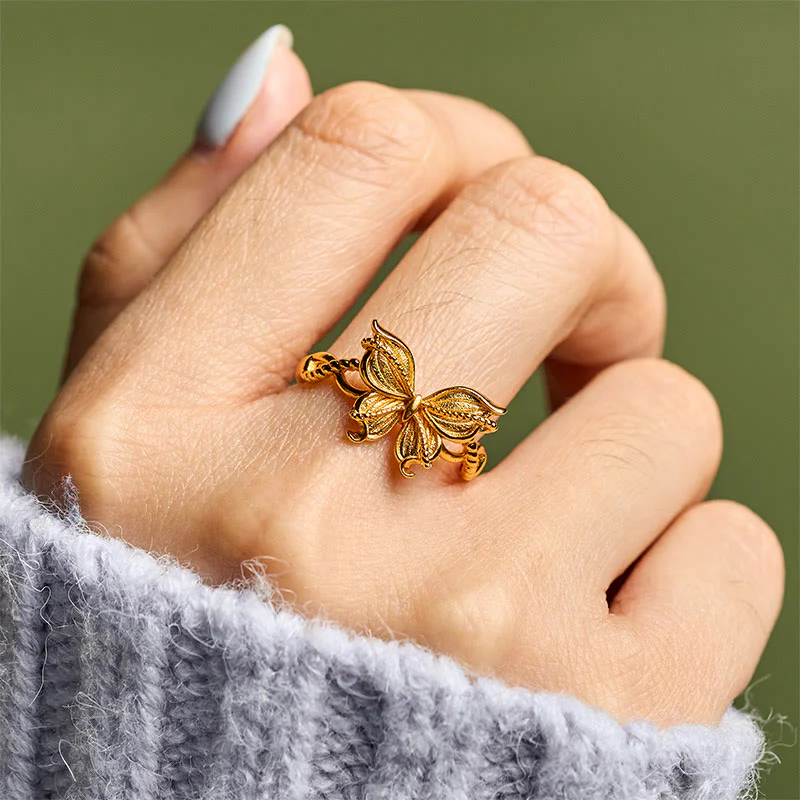 Anello regolabile con simbolo della farfalla in ottone placcato oro 24k Buddha Stones - Image 10