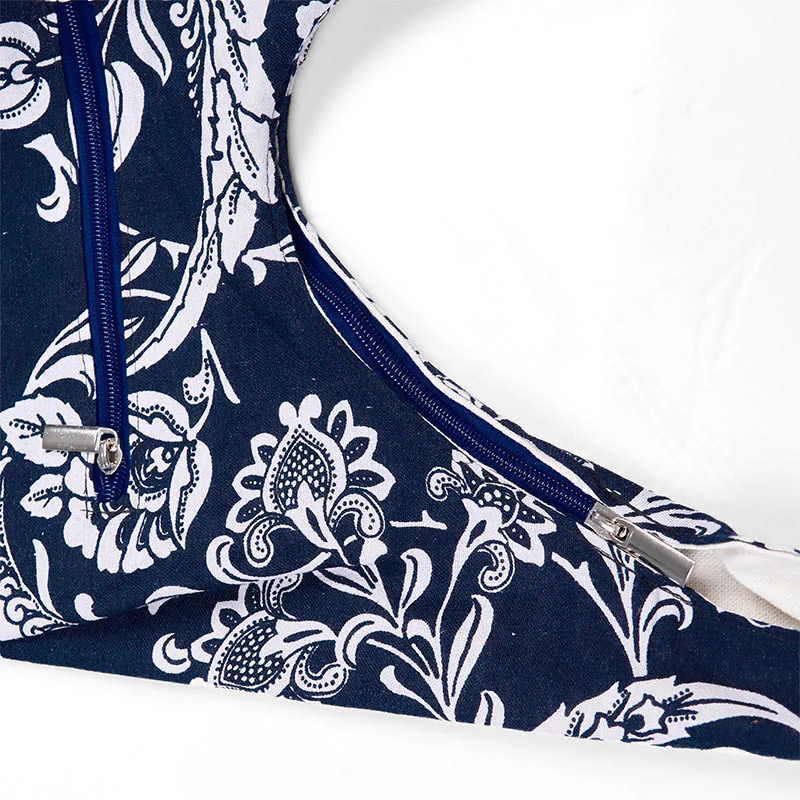 Borsa a tracolla in cotone con motivo a fiori blu navy e bianco Buddha Stones - Image 7