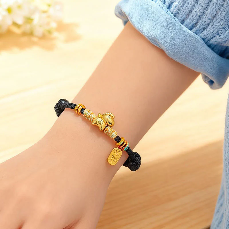 Bracciale intrecciato con ciondolo portafortuna e cordino rosso e nero dell'anno del cavallo Buddha Stones - Image 16