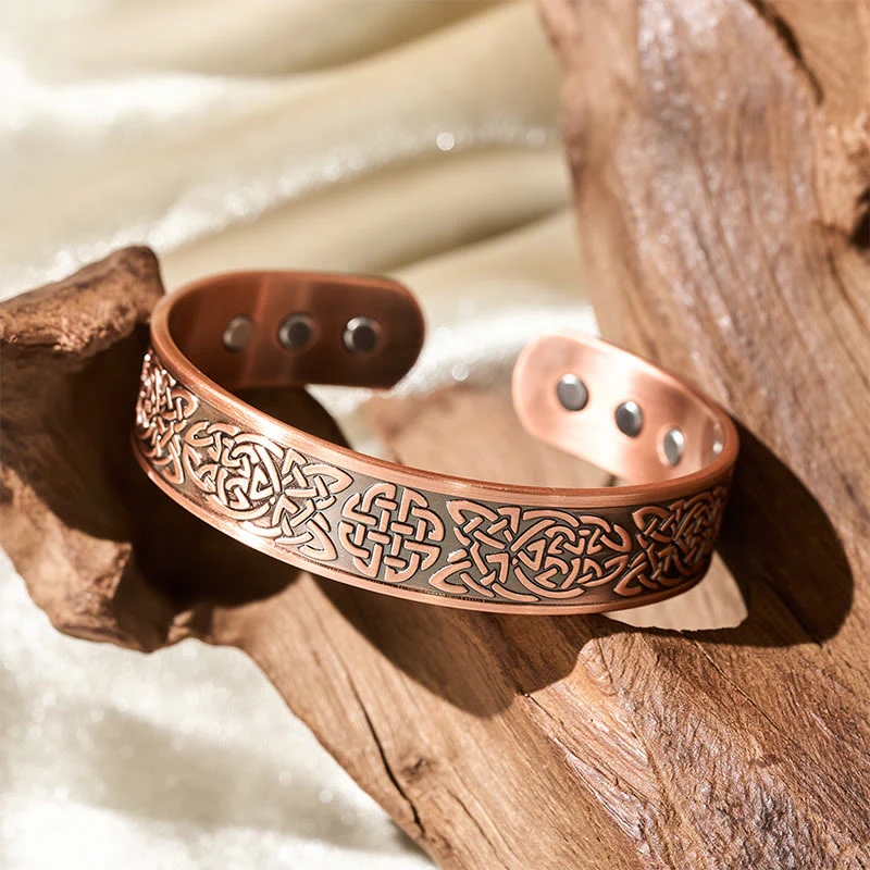 Bracciale rigido con polsino aperto e anello portafortuna con motivo astratto in rame Buddha Stones - Image 7