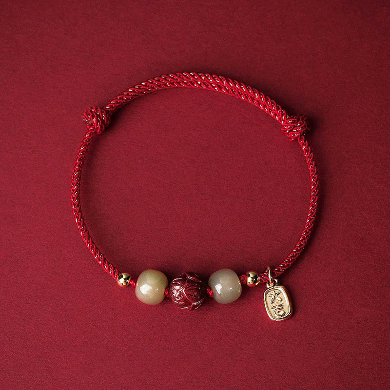 Braccialetto di corda artigianale Buddha Stones in giada Hetian placcato oro 14K, cinabro e loto portafortuna