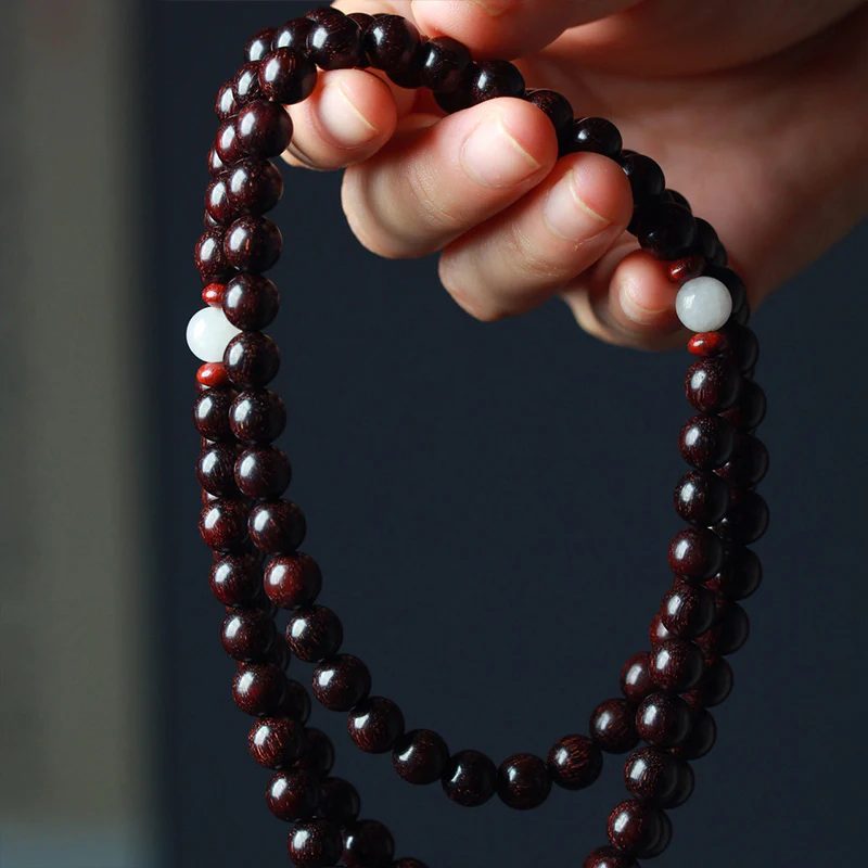Braccialetto di equilibrio Mala di loto in legno di sandalo rosso con piccole foglie tibetane Buddha Stones - Image 4