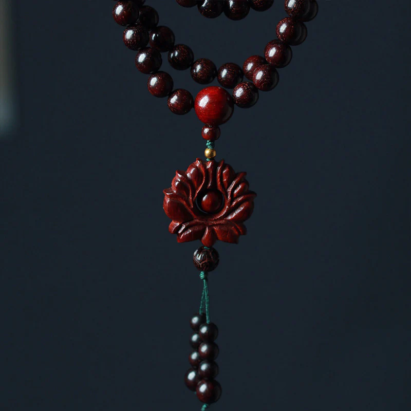 Braccialetto di equilibrio Mala di loto in legno di sandalo rosso con piccole foglie tibetane Buddha Stones - Image 5