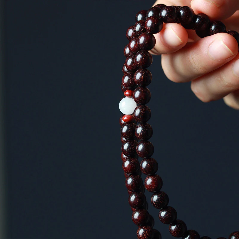 Braccialetto di equilibrio Mala di loto in legno di sandalo rosso con piccole foglie tibetane Buddha Stones - Image 7