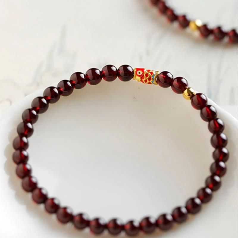 Braccialetto di protezione in granato naturale con pesce koi in oro 999 Buddha Stones - Image 5