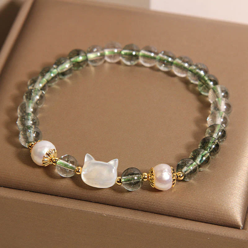 Braccialetto portafortuna con testa di gatto in perla fantasma verde naturale di Buddha Stones