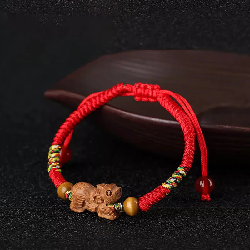 Braccialetto portafortuna in legno di pesca con corda rossa, fatto a mano, con zodiaco cinese di Buddha Stones - Image 24