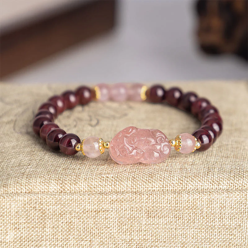 Braccialetto portafortuna Pixiu in quarzo fragola e granato Buddha Stones