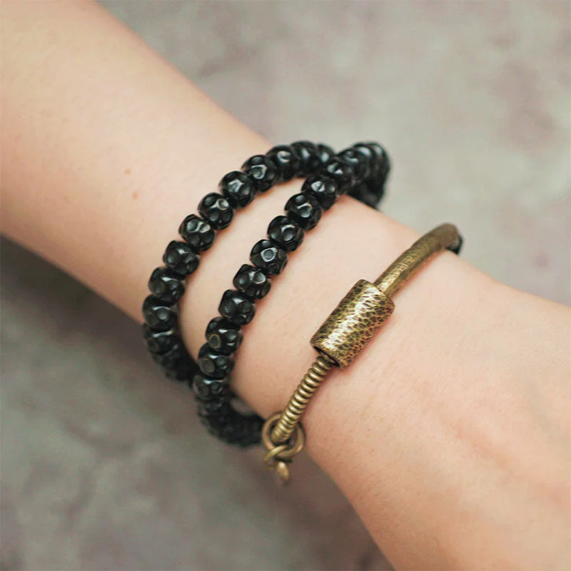 Bracciale triplo giro in ottone e rame con guscio di cocco retrò Buddha Stones - Image 11