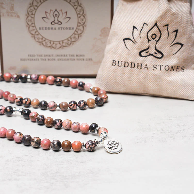 Buddha Stones 108 Mala Beads Rhodonite Lotus Compassion Energy Bracciale - Image 5