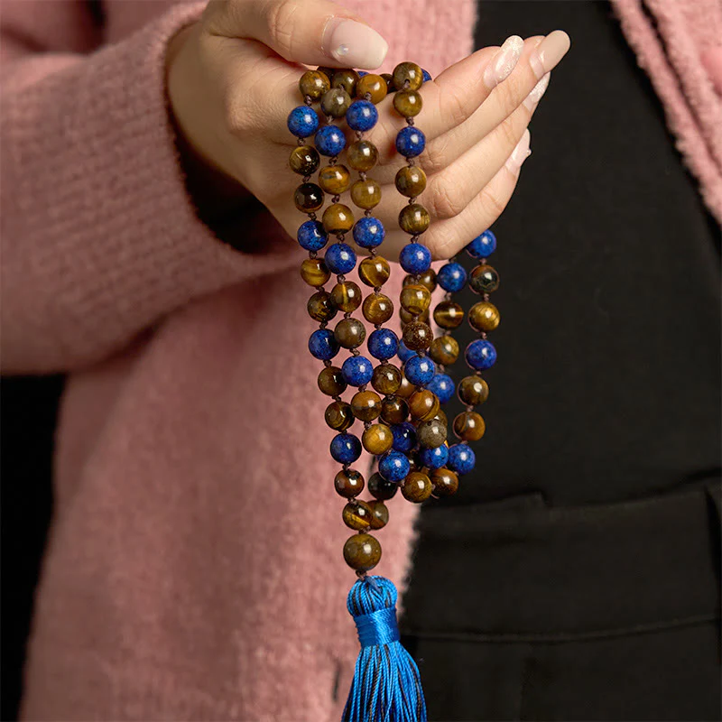 Braccialetto di protezione Mala con nappa in pietra naturale con 108 perle Buddha Stones, occhio di tigre, lazurite e lapislazzuli - Image 4