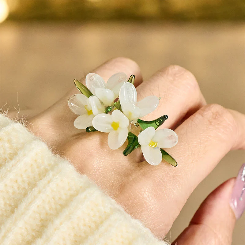 Buddha Stones Anello della saggezza con fiore di pero Liuli