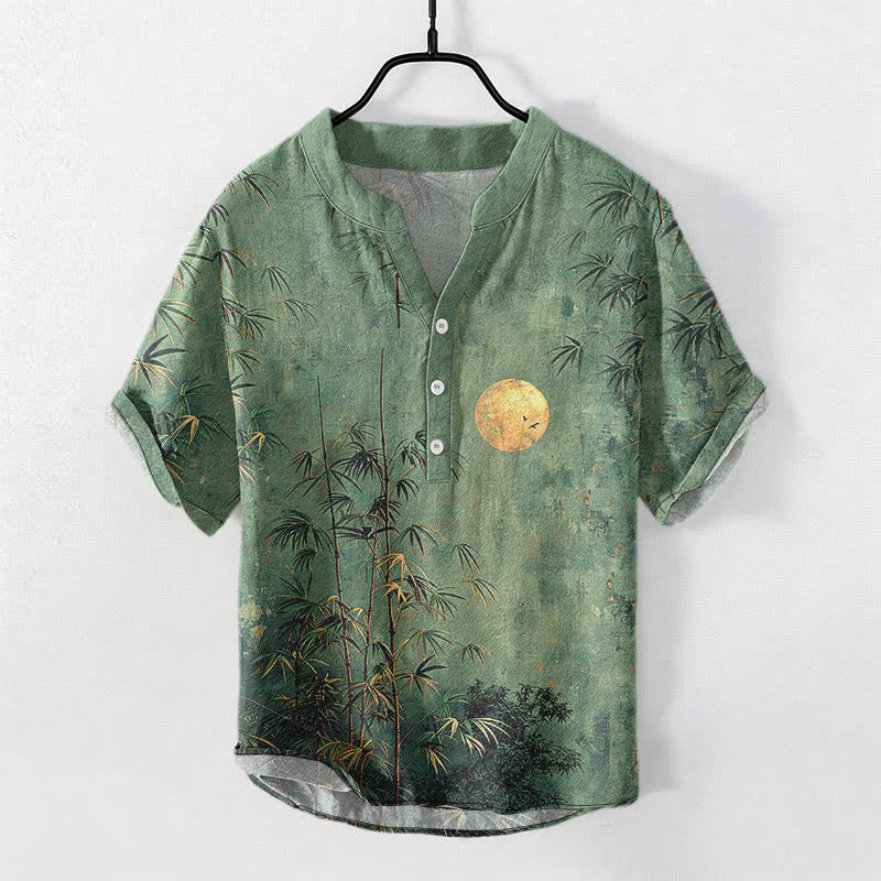 Buddha Stones Camicia da uomo a maniche corte con bottoni a mezzo bottone, stampata in cotone con motivo bambù e luna dorata.