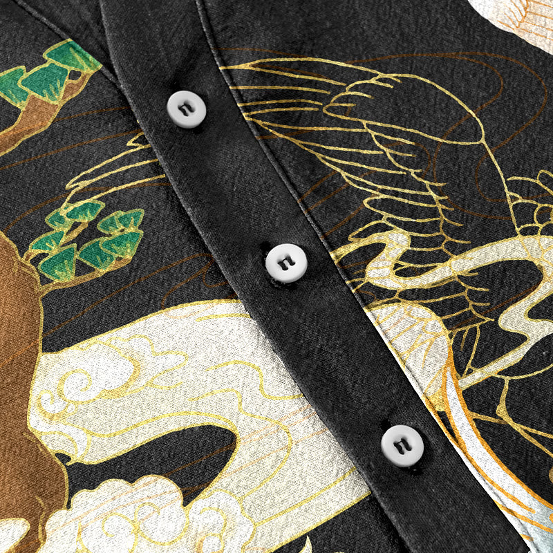 Buddha Stones Camicia da uomo a maniche corte con mezzo bottone, stampa "Cotton Crane Auspicious Clouds Pine Pattern" e motivo a gru di cotone. - Image 4