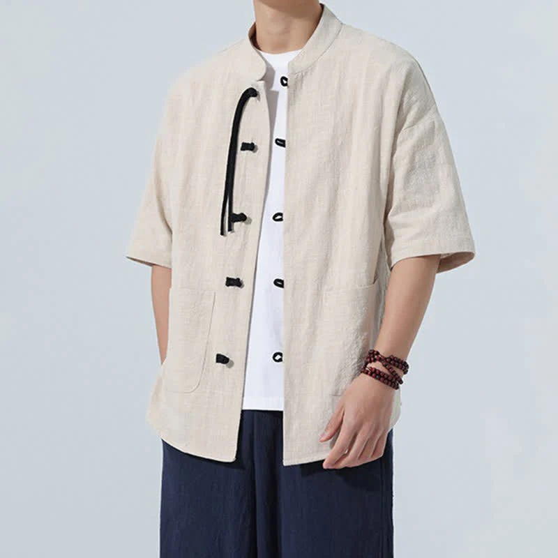 Buddha Stones Camicia da uomo estiva casual a maniche corte con colletto alla coreana, bottoni a rana e tasche. - Image 3