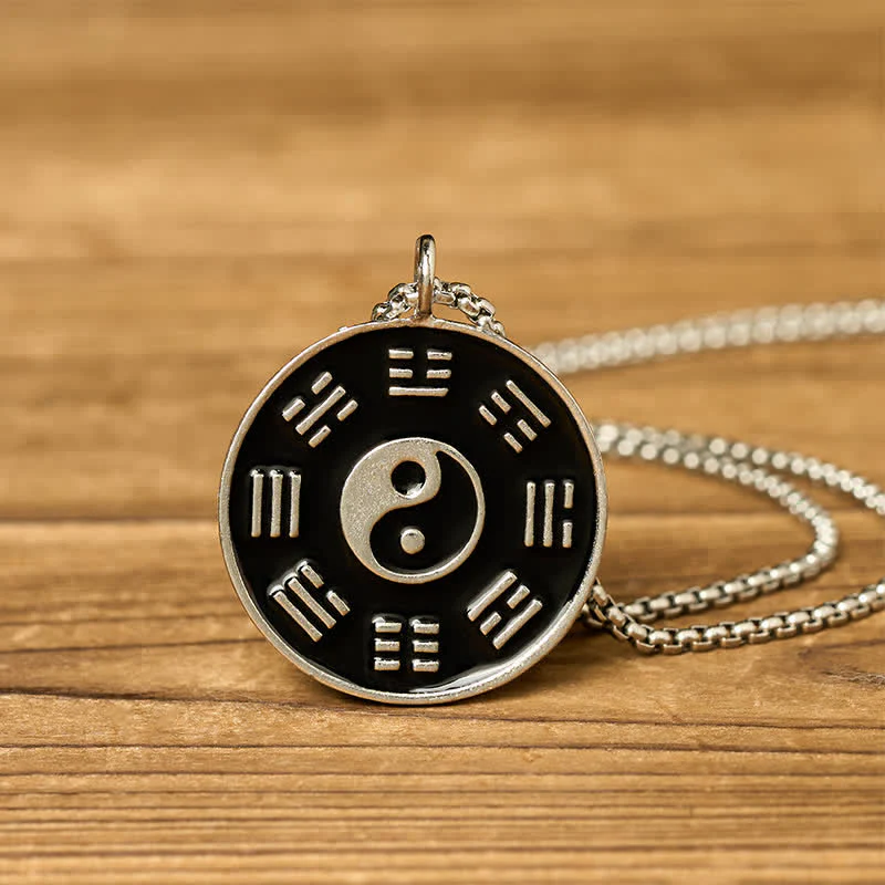 Buddha Stones Collana con ciondolo a forma di bilancia Yin Yang Bagua in acciaio al titanio - Image 4