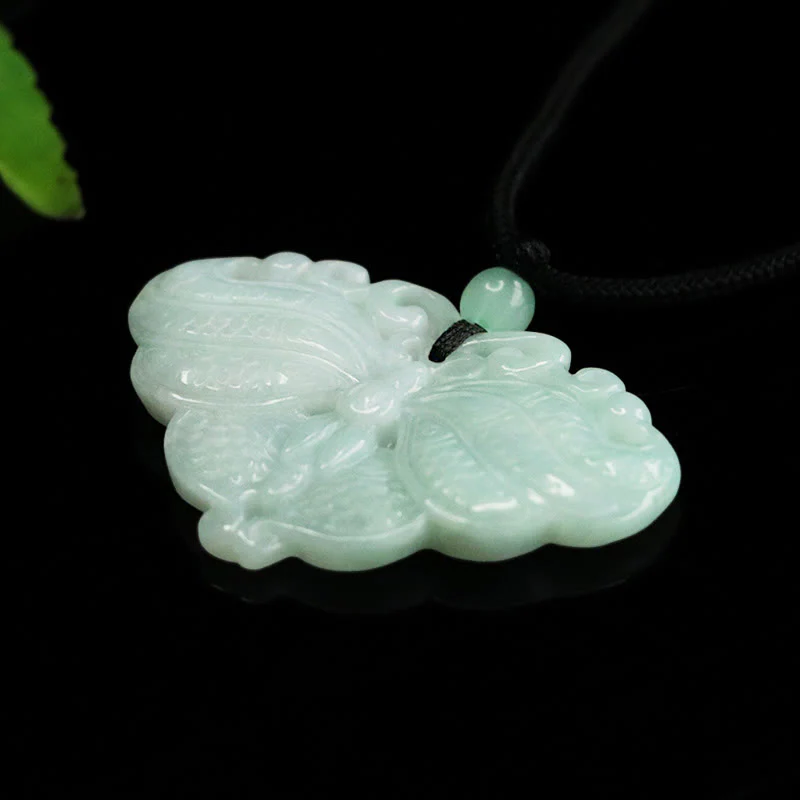 Buddha Stones Collana con ciondolo a forma di farfalla di giada e simbolo della prosperità - Image 3