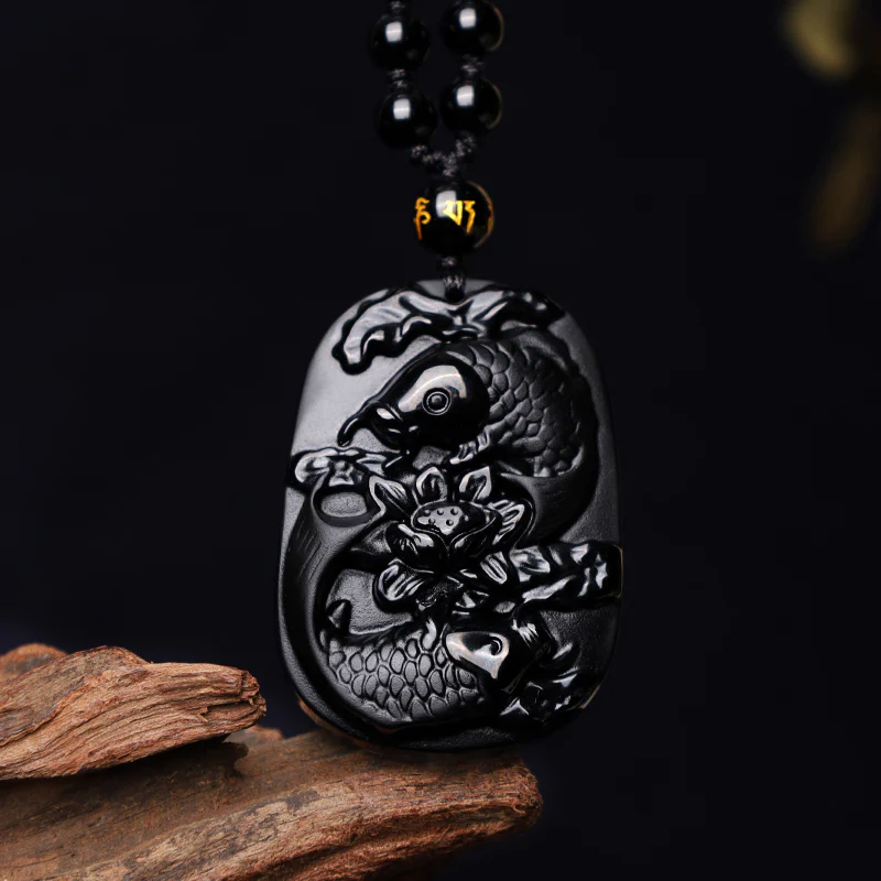 Buddha Stones Collana con ciondolo di perline di forza di loto di pesce koi di ossidiana nera naturale