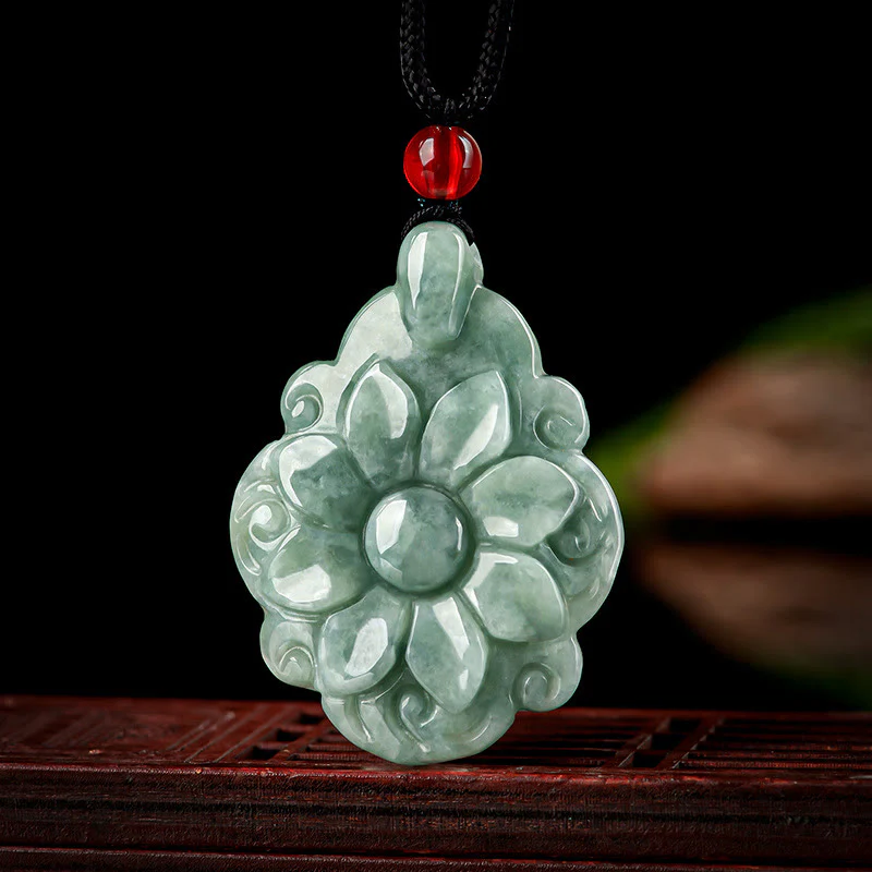 Buddha Stones Collana con ciondolo portafortuna con motivo floreale Kalanchoe blossfeldiana in giada naturale - Image 2