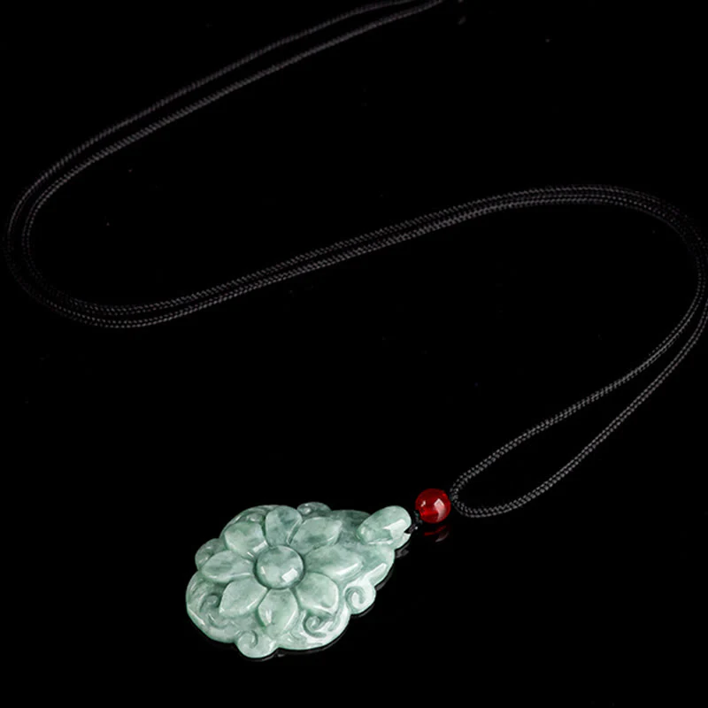 Buddha Stones Collana con ciondolo portafortuna con motivo floreale Kalanchoe blossfeldiana in giada naturale - Image 6