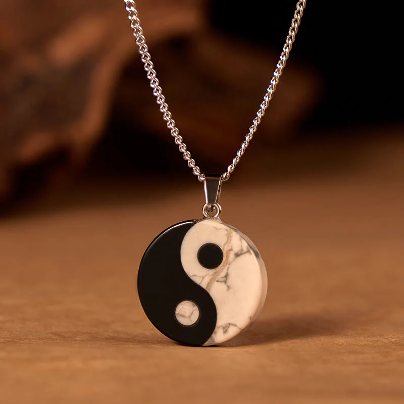 Buddha Stones Collana Yin Yang Tai Chi in ossidiana nera naturale e turchese bianco, simbolo di forza e resistenza.