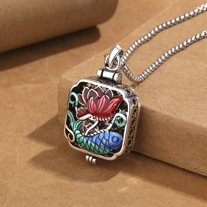 Buddha Stones Koi Fish Loto Monete di rame Portafortuna Ghau Scatola di preghiera Collana pendente