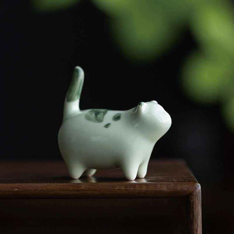 Buddha Stones Mini Lucky Cute Spotted Standing Cat Sleeping Kitten Ceramic Figurina Decorazione