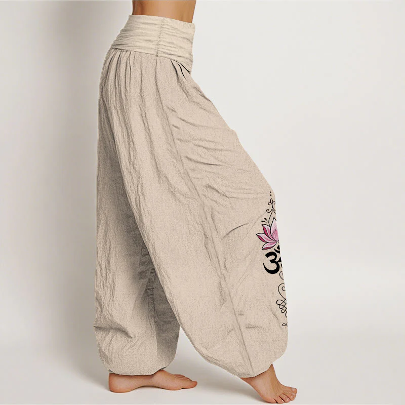 Buddha Stones Pantaloni harem da donna in cotone con motivo a fiore di loto e scritta OM in sanscrito, con elastico in vita. - Image 16