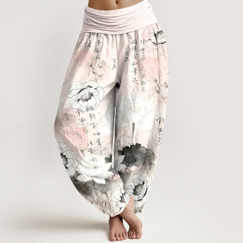 Buddha Stones Pantaloni harem da donna in puro cotone con stampa di fiori di loto e calligrafia, con elastico in vita. - Image 9