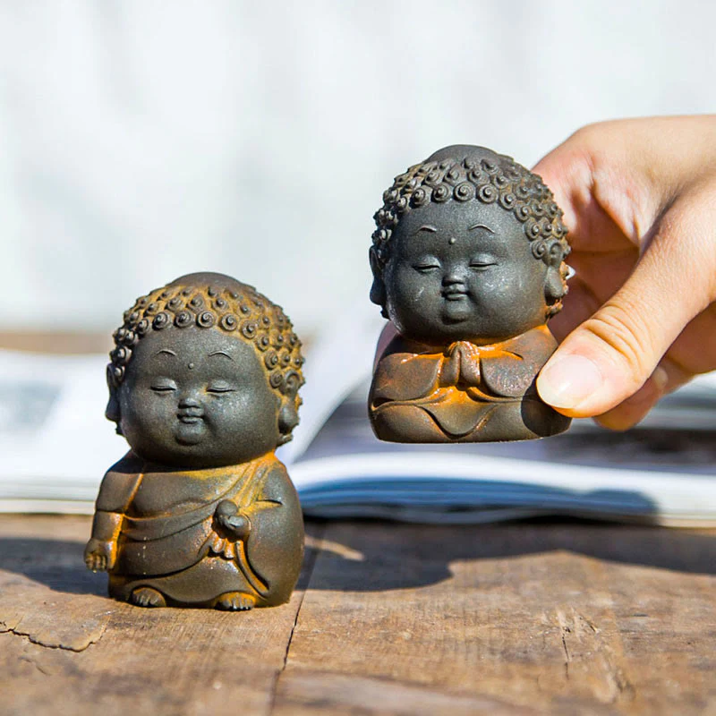 Buddha Stones Piccolo In Piedi Sdraiato Seduto Carino Buddha Polvere di Ferro Ruggine Statua in Resina Decorazione per la Casa - Image 4
