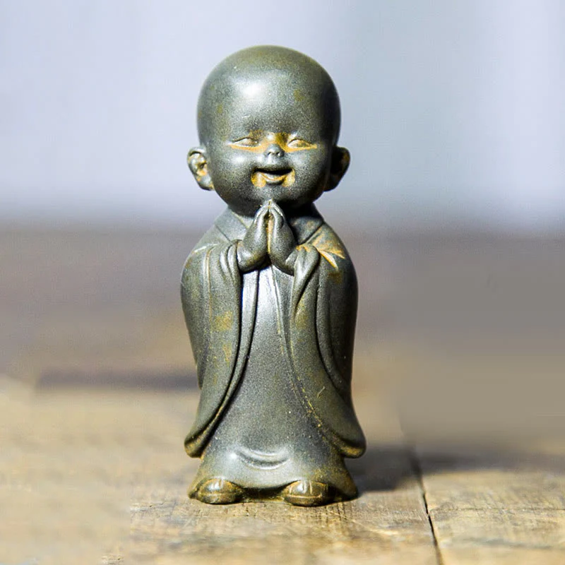 Buddha Stones Piccolo Monaco Meditante Ferro Polvere Ruggine Statua Resina Decorazione Scrivania - Image 15