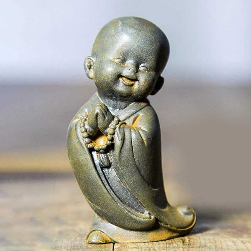 Buddha Stones Piccolo Monaco Meditante Ferro Polvere Ruggine Statua Resina Decorazione Scrivania - Image 16