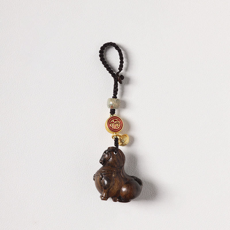 Buddha Stones Portachiavi con piccola foglia di sandalo rosso e vari tipi di sandalo, simbolo dell'anno del cavallo Fu - Image 12