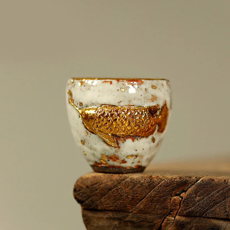 Buddha Stones Tazza da tè in ceramica con pesce koi Arowana dorato fatto a mano, tazza da tè Kung Fu, teiera