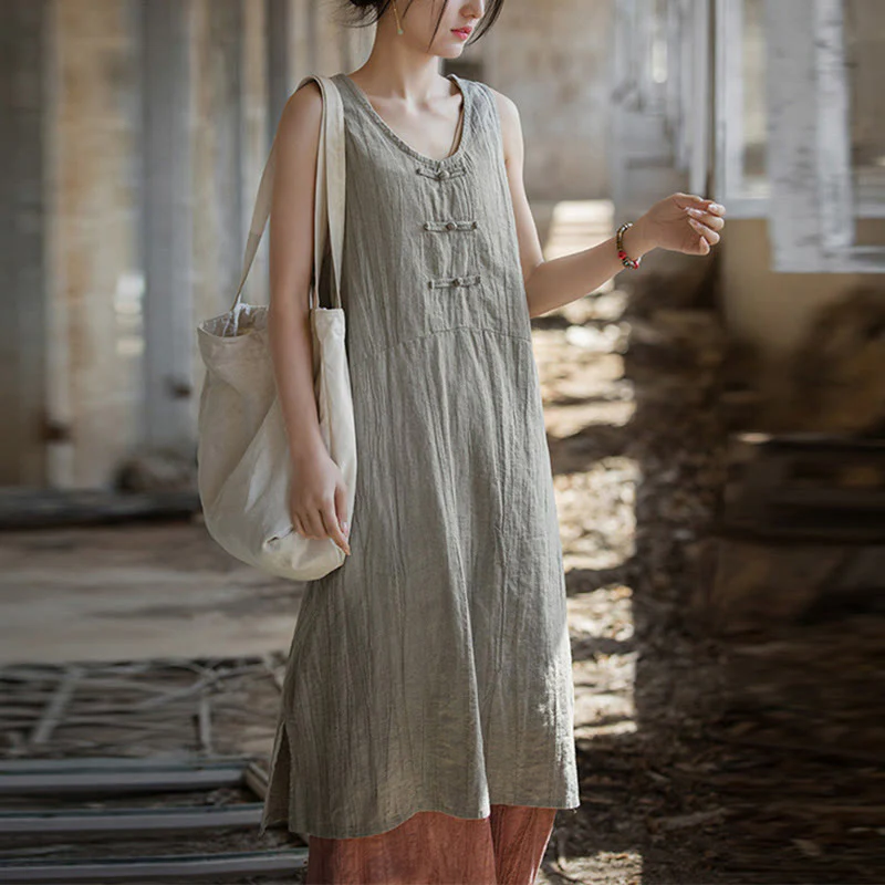 Abito da donna senza maniche in ramia e lino con bottoni a rana e tasche, lunghezza al ginocchio, con stampa Buddha Stones. - Image 16
