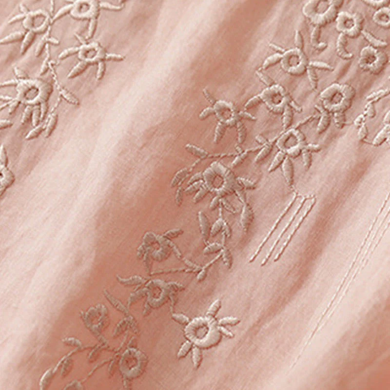 Camicia casual da donna in cotone e lino con scollo a V e fiori ricamati, manica corta, modello Buddha Stones - Image 3