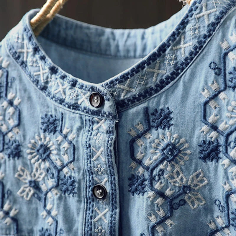 Camicia da donna a maniche lunghe in denim di cotone con bottoni mezzi, ricamo floreale e geometrie Buddha Stones - Image 6