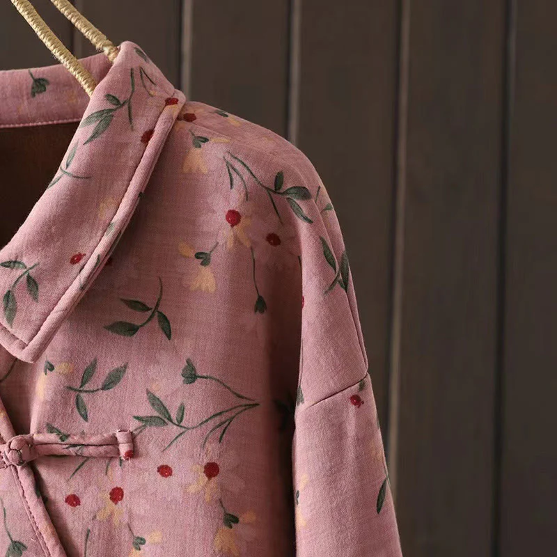 Camicia da donna in cotone a maniche lunghe con colletto rialzato, bottoni a rana, Buddha Stones, fiori invernali, foglie verdi - Image 7