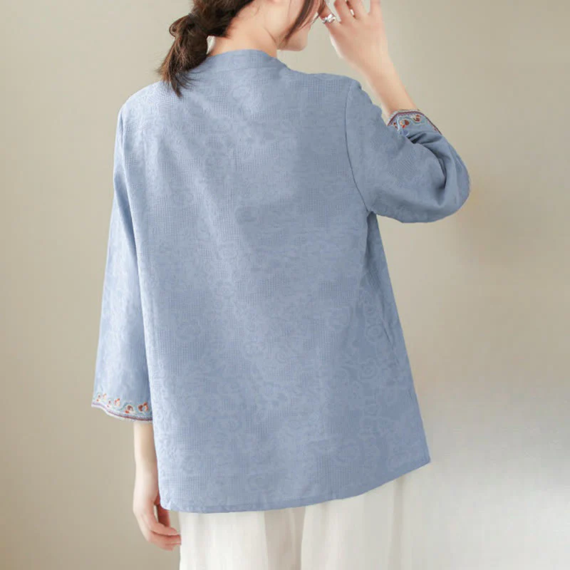Camicia da donna in cotone e lino con maniche a tre quarti, modello girocollo, in jacquard casual con bottoni a rana e motivo Buddha Stones - Image 19