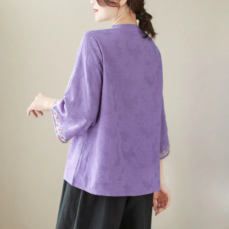 Camicia da donna in cotone e lino con maniche a tre quarti, modello girocollo, in jacquard casual con bottoni a rana e motivo Buddha Stones - Image 22