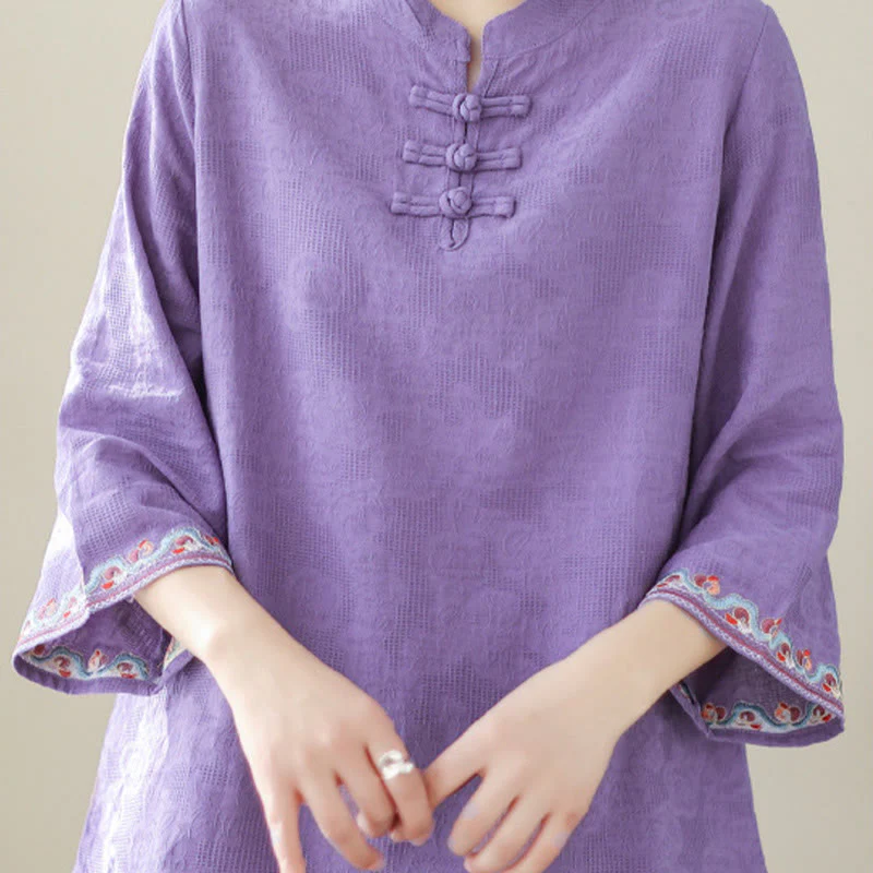 Camicia da donna in cotone e lino con maniche a tre quarti, modello girocollo, in jacquard casual con bottoni a rana e motivo Buddha Stones - Image 25