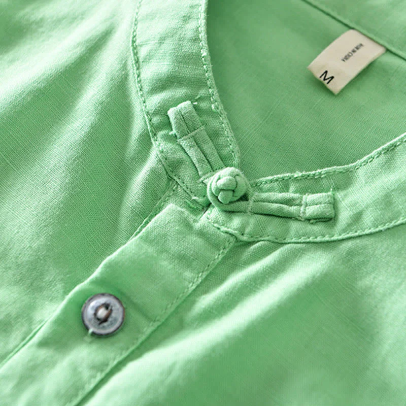Camicia da uomo in cotone e lino a maniche corte con colletto alto, tinta unita, motivo Buddha Stones, con bottoni a metà - Image 17