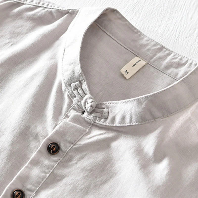 Camicia da uomo in cotone e lino a maniche corte con colletto alto, tinta unita, motivo Buddha Stones, con bottoni a metà - Image 3