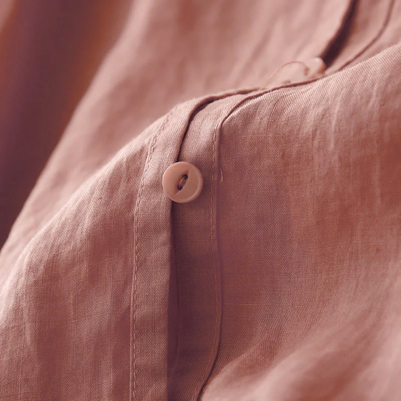 Camicia da donna a maniche corte in cotone con ricamo artistico a tinta unita e bottoni frontali, con motivo Buddha Stones. - Image 5